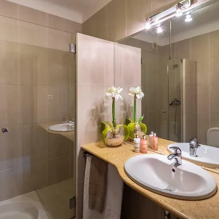 Апартаменты Sea View Downtown -